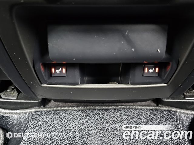 Land Rover Discovery 2013 — photo 16