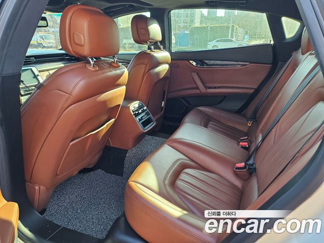 Maserati Quattroporte 2016 — photo 10