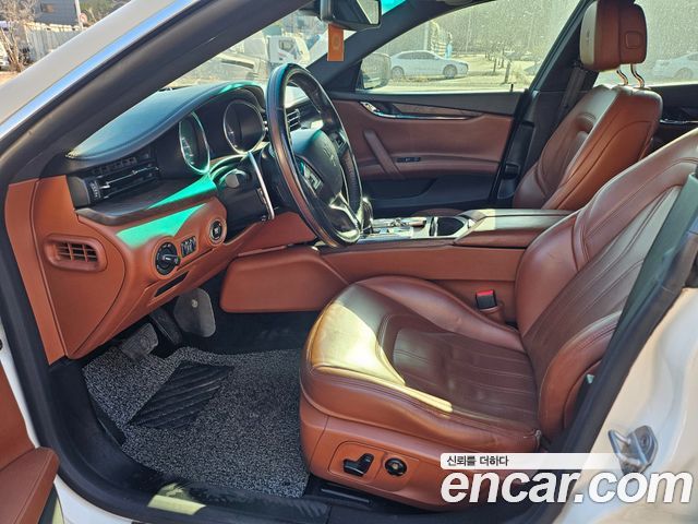 Maserati Quattroporte 2016 — photo 11