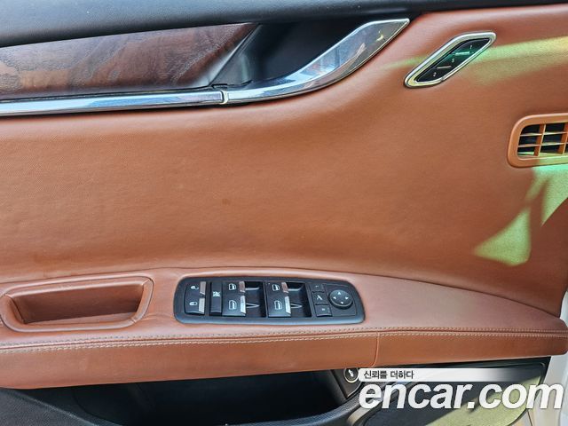 Maserati Quattroporte 2016 — photo 12