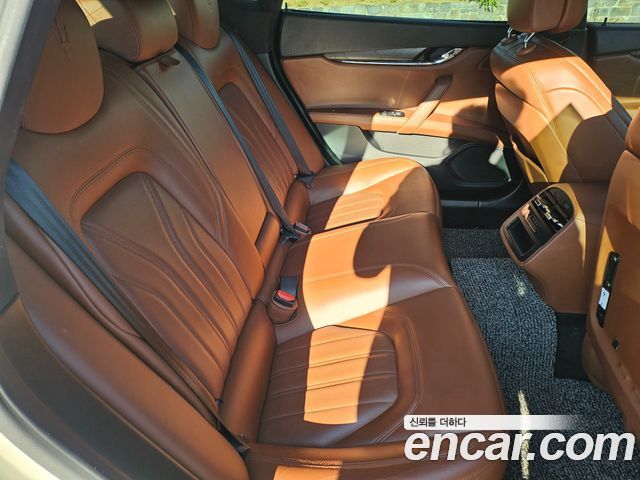 Maserati Quattroporte 2016 — photo 14