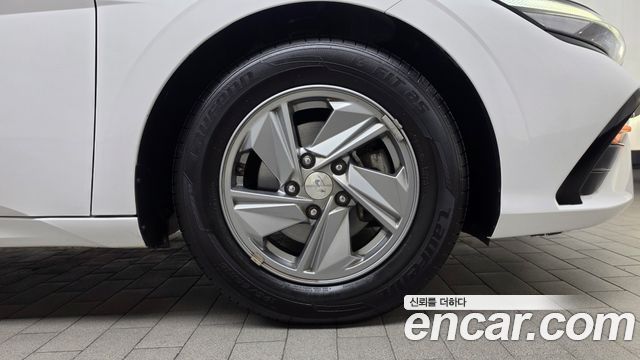 Hyundai AVANTE 2024 — photo 5