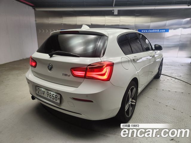 BMW 1-Series 2017 — photo 12