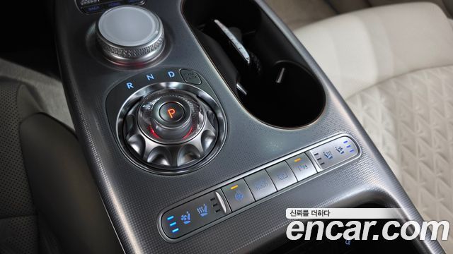 Genesis GV60 2023 — photo 12