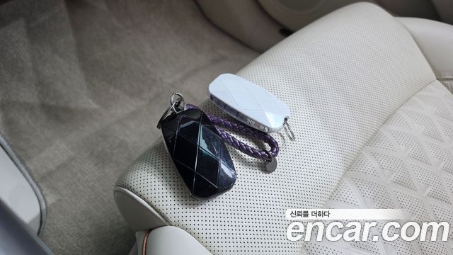 Genesis GV60 2023 — photo 21