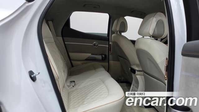Genesis GV60 2023 — photo 25