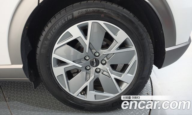Genesis GV60 2023 — photo 7
