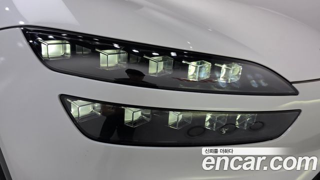 Genesis GV60 2023 — photo 8