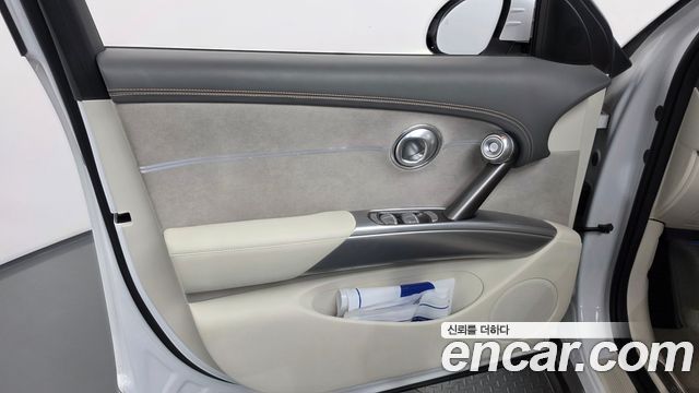 Genesis GV60 2023 — photo 14
