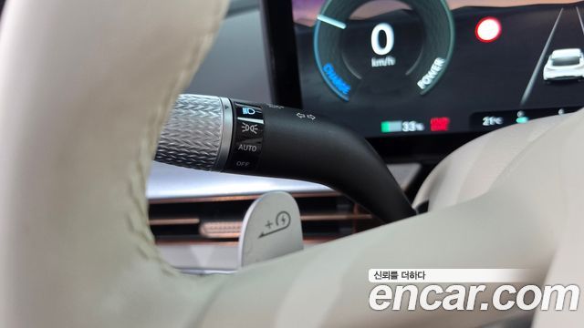 Genesis GV60 2023 — photo 33