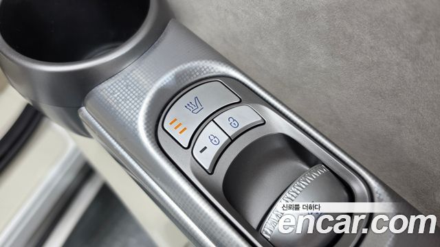 Genesis GV60 2023 — photo 34