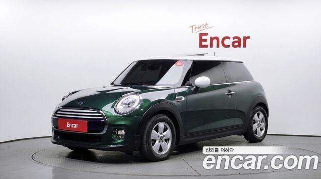 Mini Cooper 2015 — photo 1