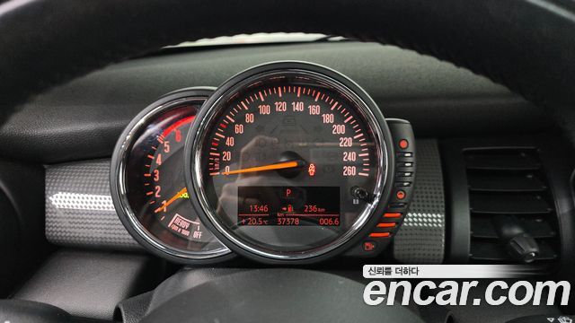Mini Cooper 2015 — photo 8