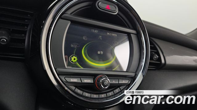 Mini Cooper 2015 — photo 13
