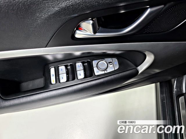 Genesis G70 2019 — photo 11