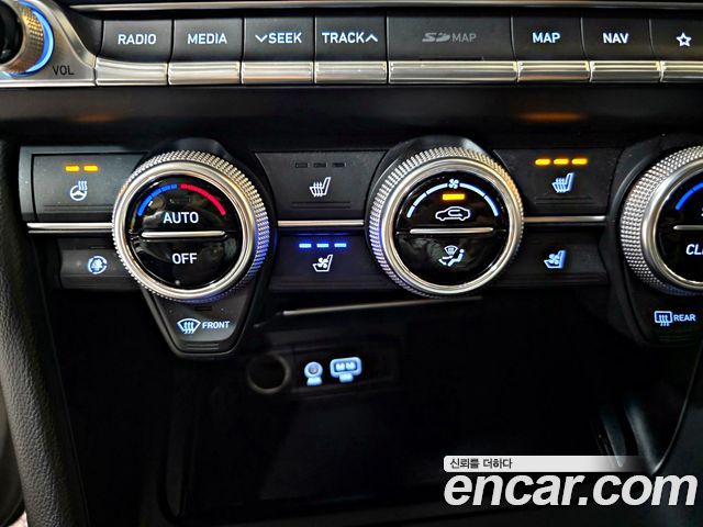 Genesis G70 2019 — photo 16