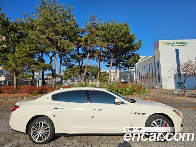 Maserati Quattroporte 2016 — photo 5