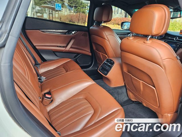 Maserati Quattroporte 2016 — photo 15
