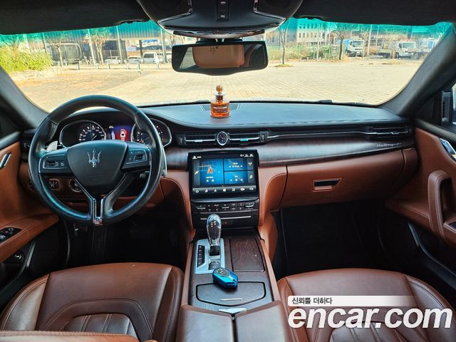 Maserati Quattroporte 2016 — photo 16