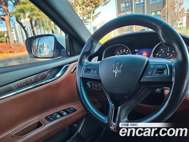 Maserati Quattroporte 2016 — photo 19