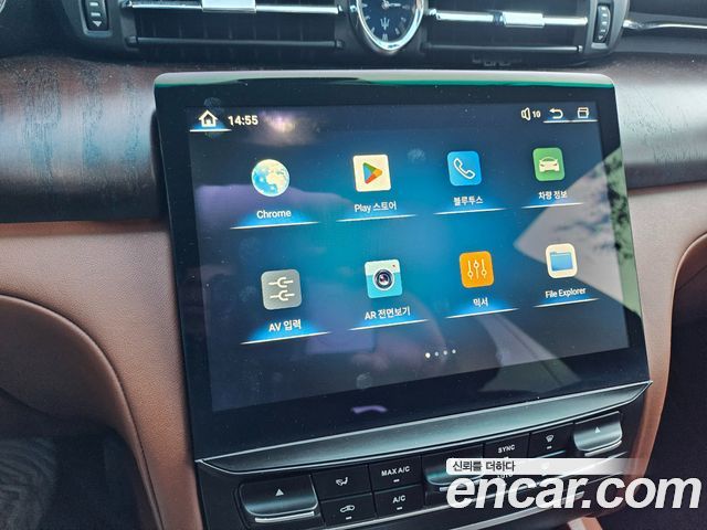 Maserati Quattroporte 2016 — photo 20
