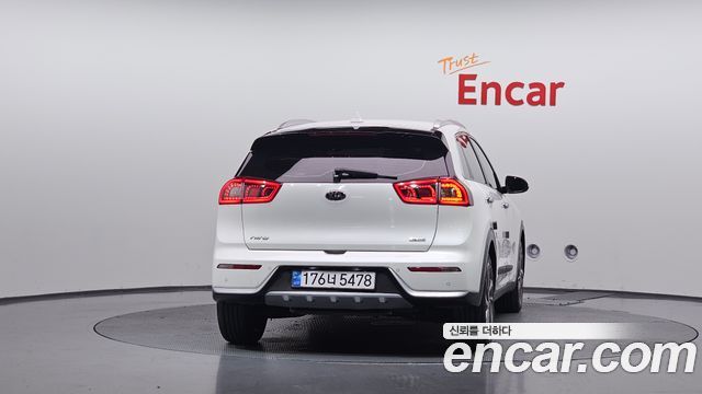 Kia Niro 2017 — photo 4