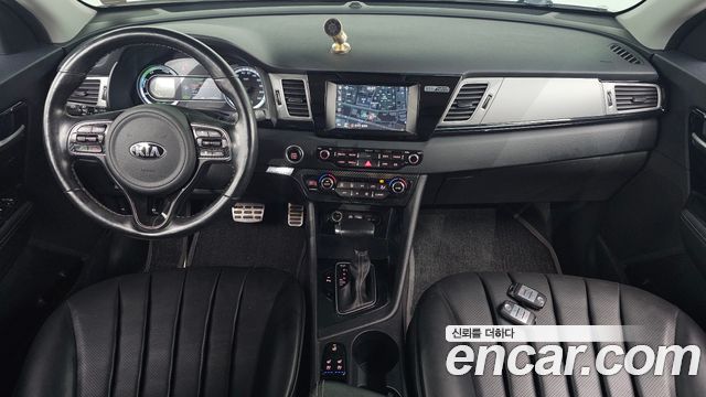 Kia Niro 2017 — photo 10