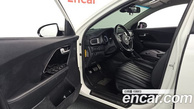 Kia Niro 2017 — photo 13