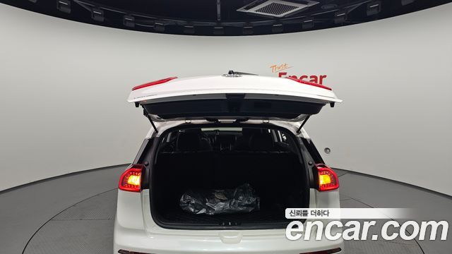 Kia Niro 2017 — photo 26