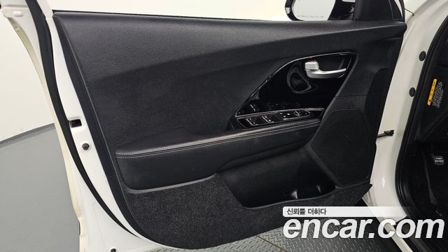 Kia Niro 2017 — photo 14
