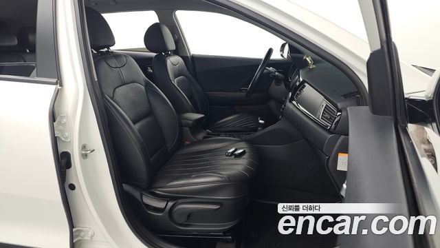 Kia Niro 2017 — photo 16