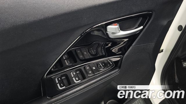 Kia Niro 2017 — photo 29