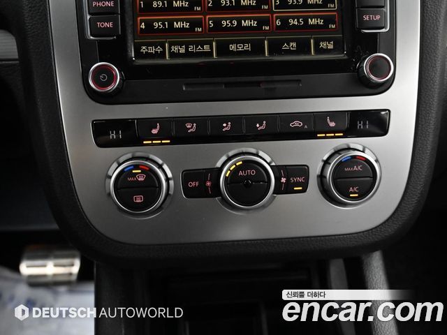 Volkswagen Scirocco 2013 — photo 17