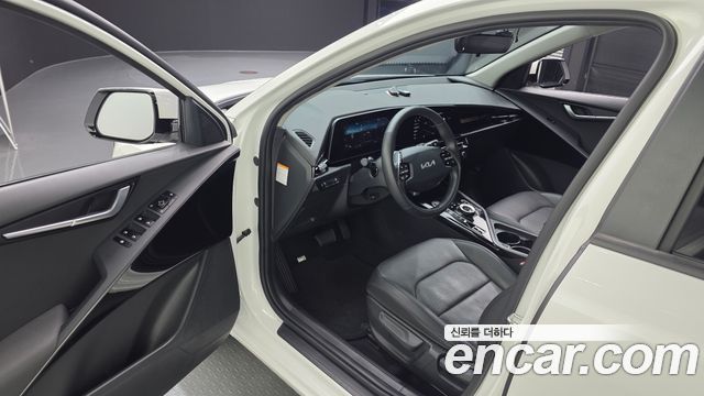 Kia Niro 2023 — photo 13