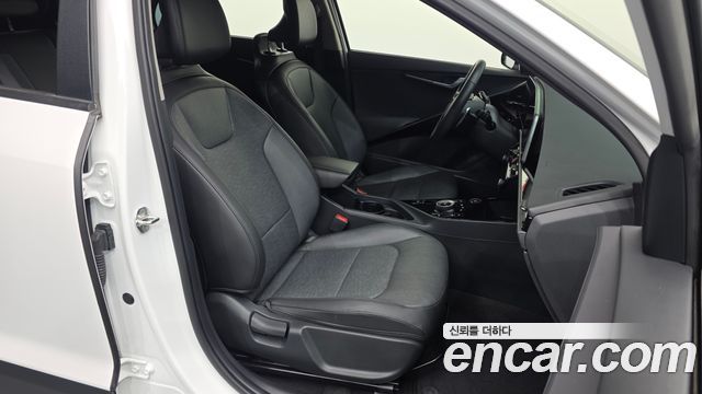 Kia Niro 2023 — photo 17