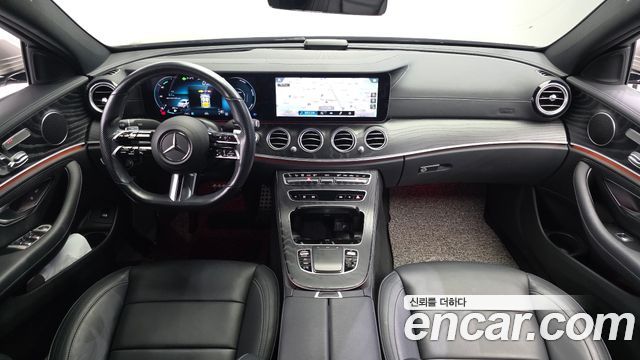 Mercedes-Benz E-Class 2021 — photo 10