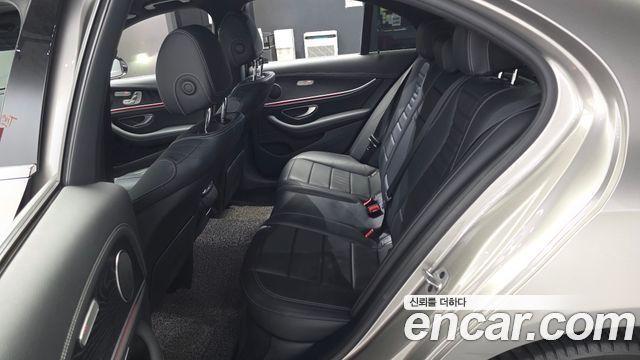 Mercedes-Benz E-Class 2021 — photo 17