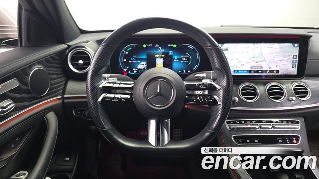 Mercedes-Benz E-Class 2021 — photo 19