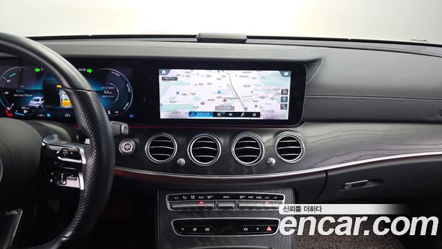 Mercedes-Benz E-Class 2021 — photo 20