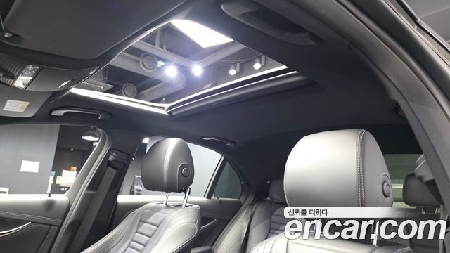 Mercedes-Benz E-Class 2021 — photo 22