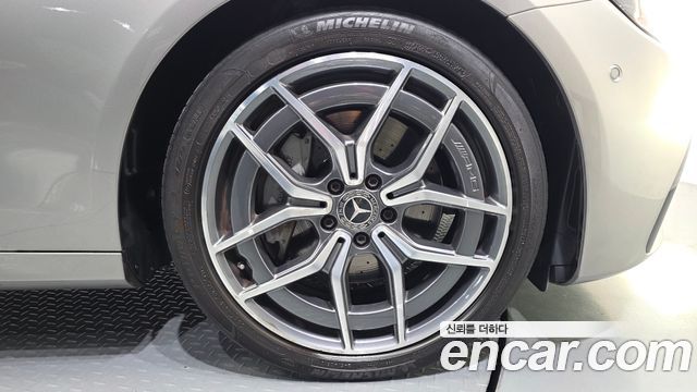 Mercedes-Benz E-Class 2021 — photo 7