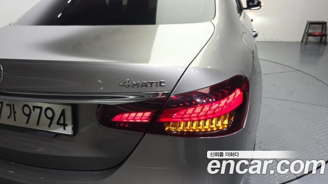 Mercedes-Benz E-Class 2021 — photo 9