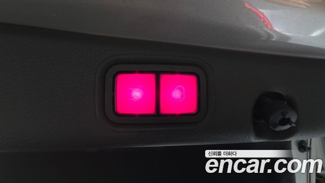 Mercedes-Benz E-Class 2021 — photo 32