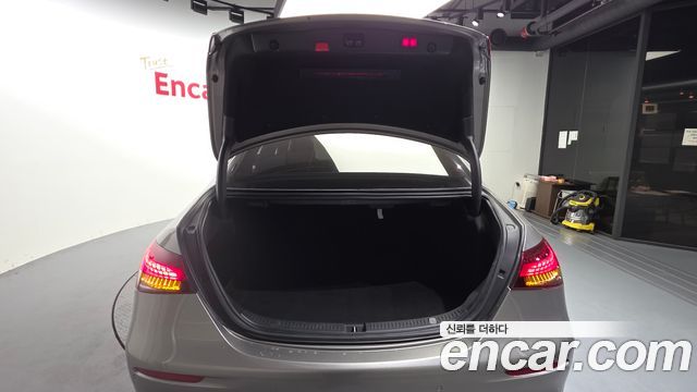 Mercedes-Benz E-Class 2021 — photo 33