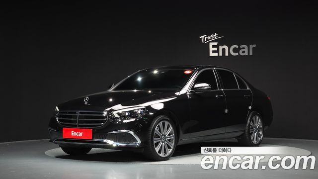 Mercedes-Benz E-Class 2023 — photo 1