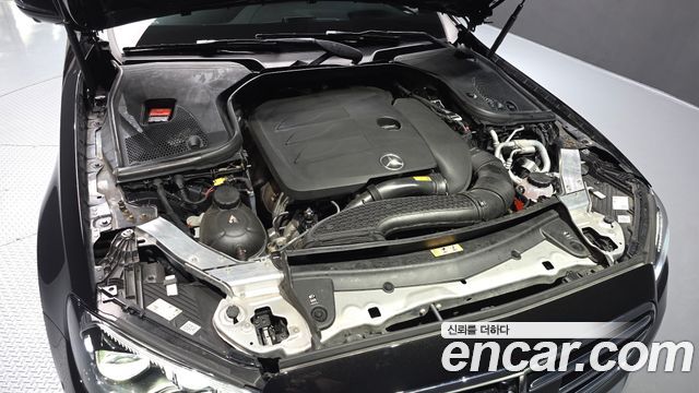 Mercedes-Benz E-Class 2023 — photo 6
