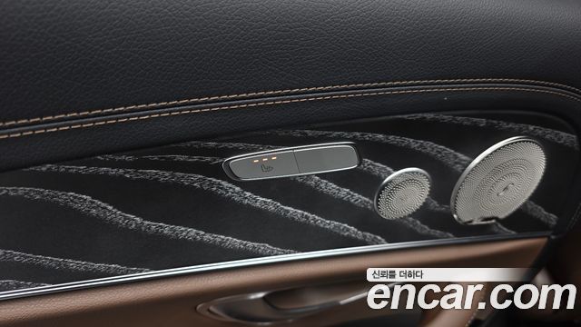 Mercedes-Benz E-Class 2023 — photo 24