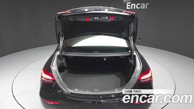 Mercedes-Benz E-Class 2023 — photo 26
