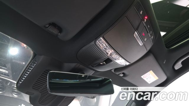 Mercedes-Benz E-Class 2023 — photo 31