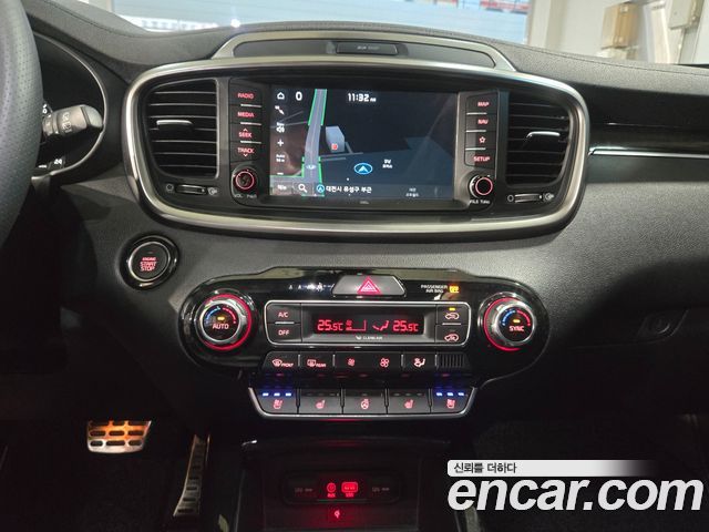Kia Sorento 2019 — photo 11